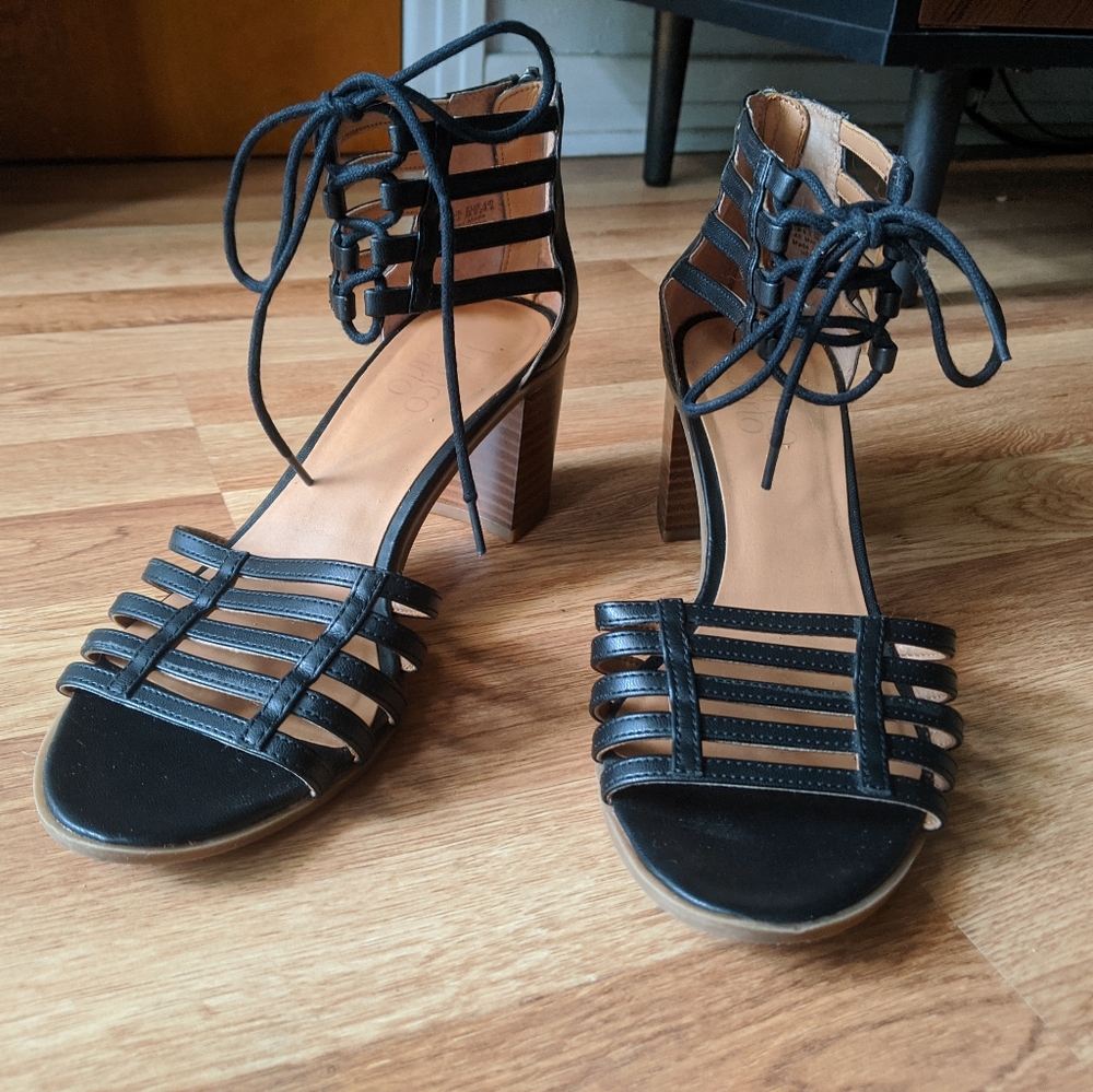 Black Franco Sarto strappy chunky high heel sandals size 8.5